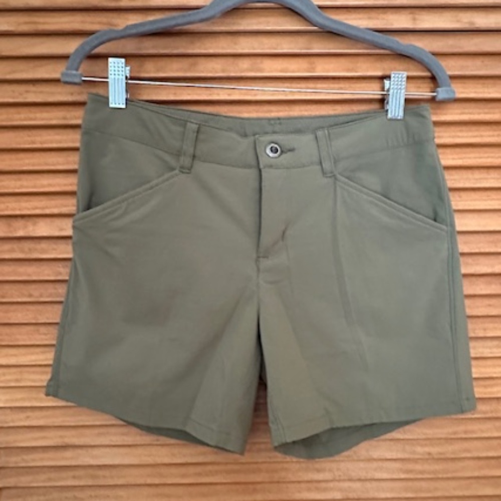 PATAGONIA WOMEN'S QUANDRY SHORTS 5" INSEAM FATIGUE GREEN SZ 4